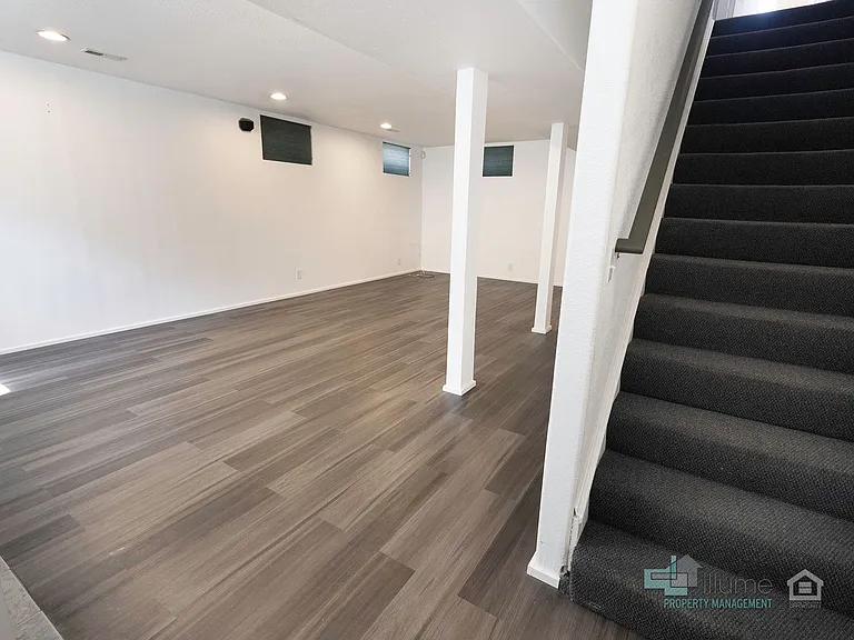 20630 Willamette Dr — Photo 26
