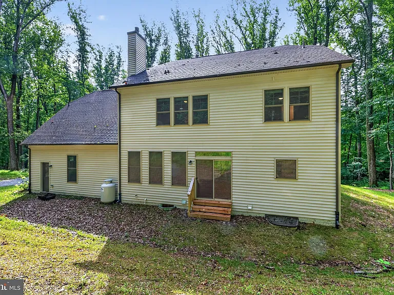 1490 Thurston Rd — Photo 6