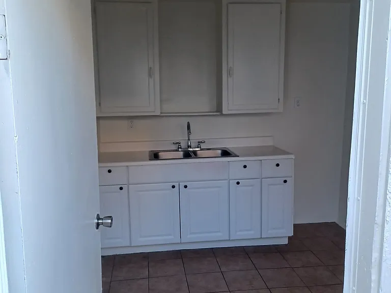 2639 E 55th St #5 — Photo 9