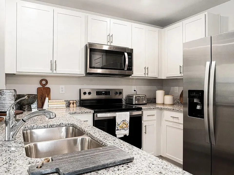 611 Golden Resin Rd