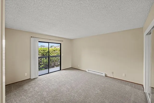 Park Plaza Apartments — Photo 22