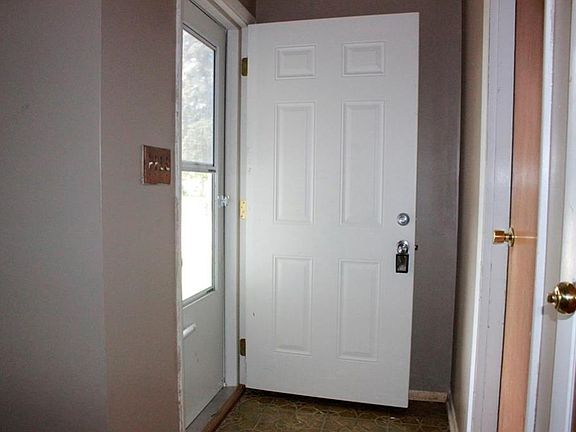 5th image of 1106 Edgebrook Ave
