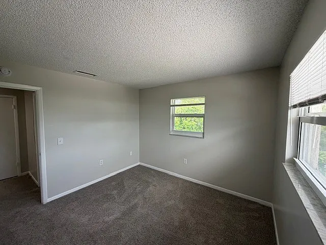 664 SW 35th St #6 — Photo 3
