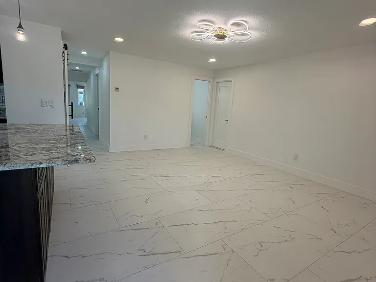 1125 Union St — Photo 19