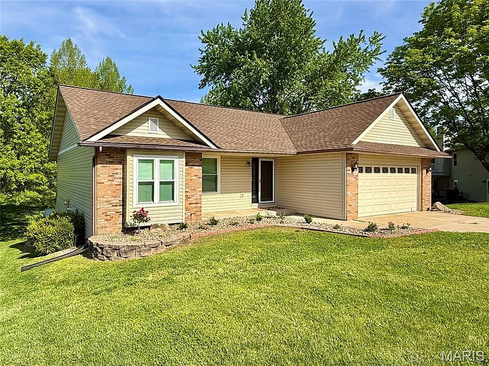 1st image of 20 Englewood Dr
