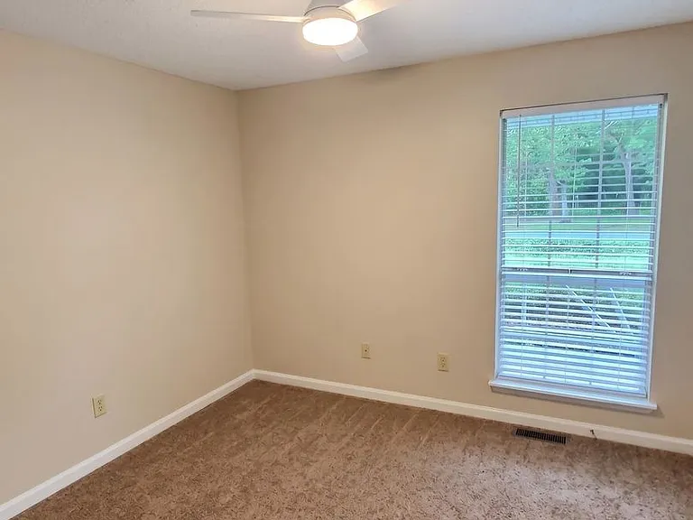 314 Beverly St — Photo 10