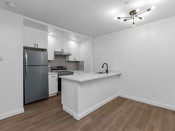 3rd image of 155-165 Bartlett St #155-14