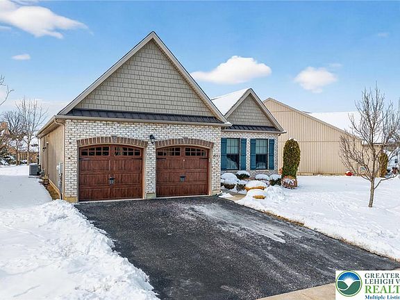 4th image of 4093 Clearbrook Rd