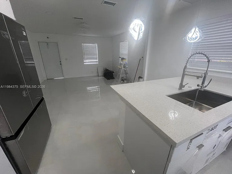 361 NW 16th St — Photo 8