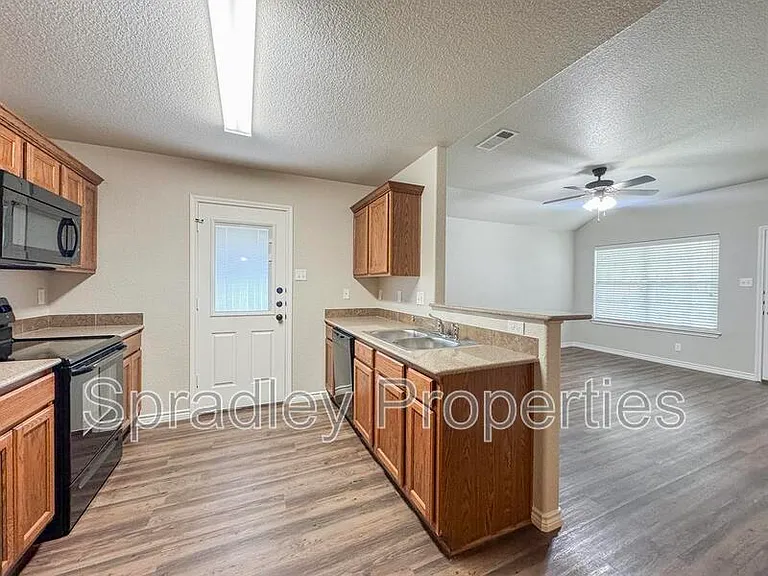 505B Kacie Dr — Photo 3