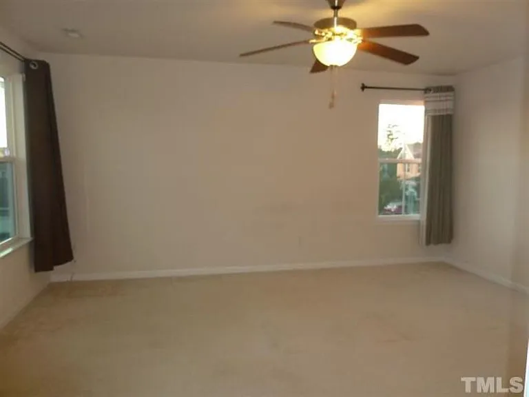 2425 Historic Cir — Photo 8