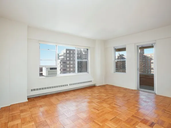 475 Fdr Drive image 1 of 6