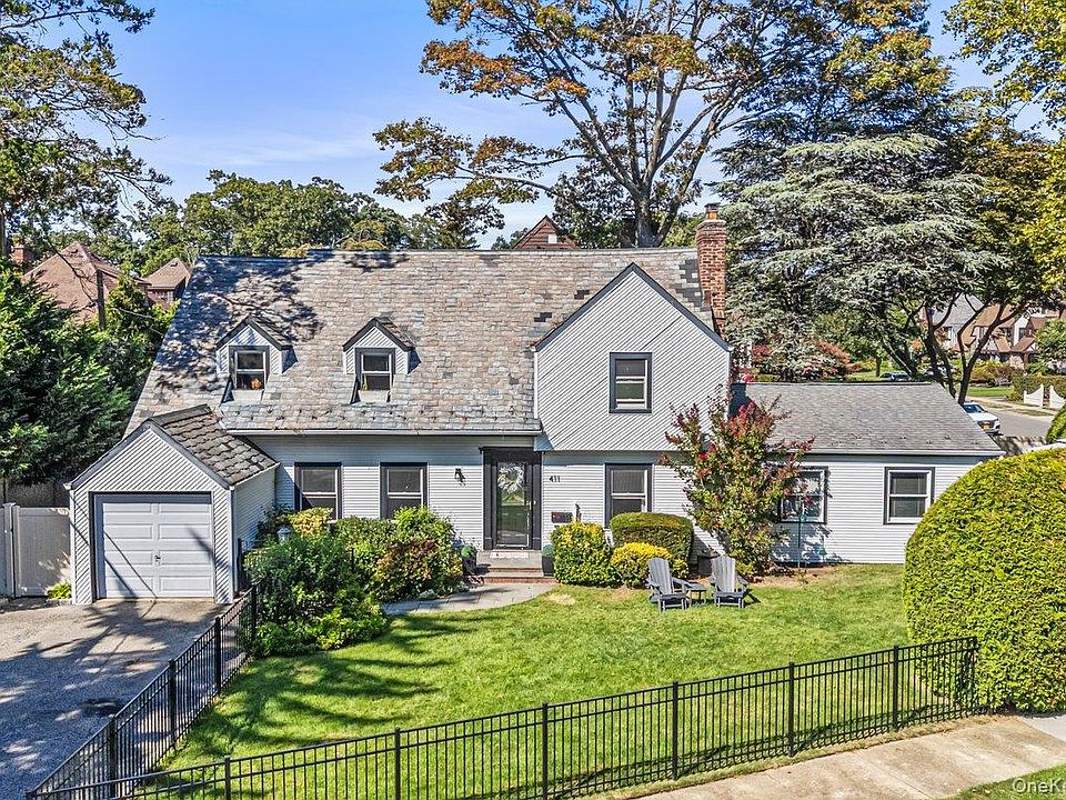 1st image of 411 Demott Avenue