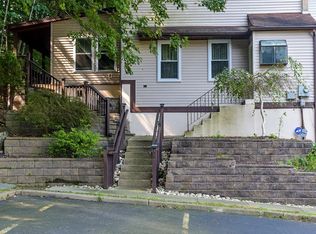 452 E Stoney Hill Ct, Langhorne, PA 19053