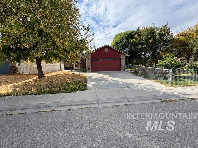 1st image of 431 W Edwards Ave