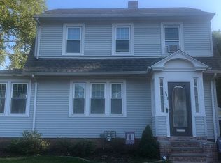 100 Woodlawn St, Hamden, CT 06517