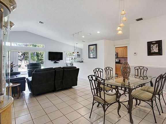 3rd image of 8519 NW 46th Dr