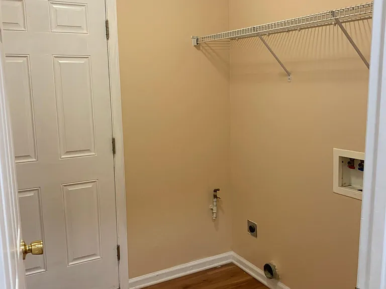 950 Watsonia Dr — Photo 22