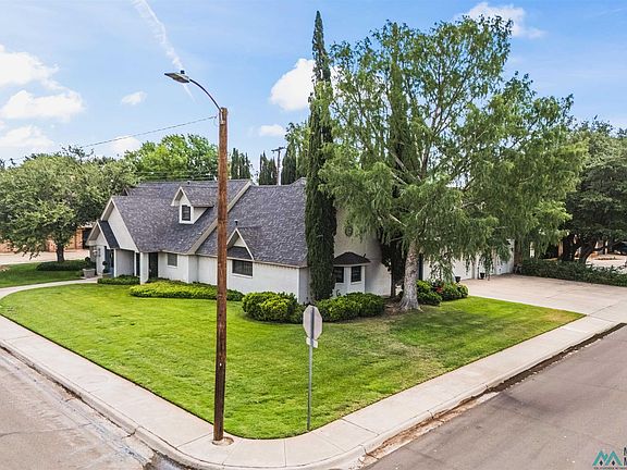 2nd image of 1924 N Alto Dr