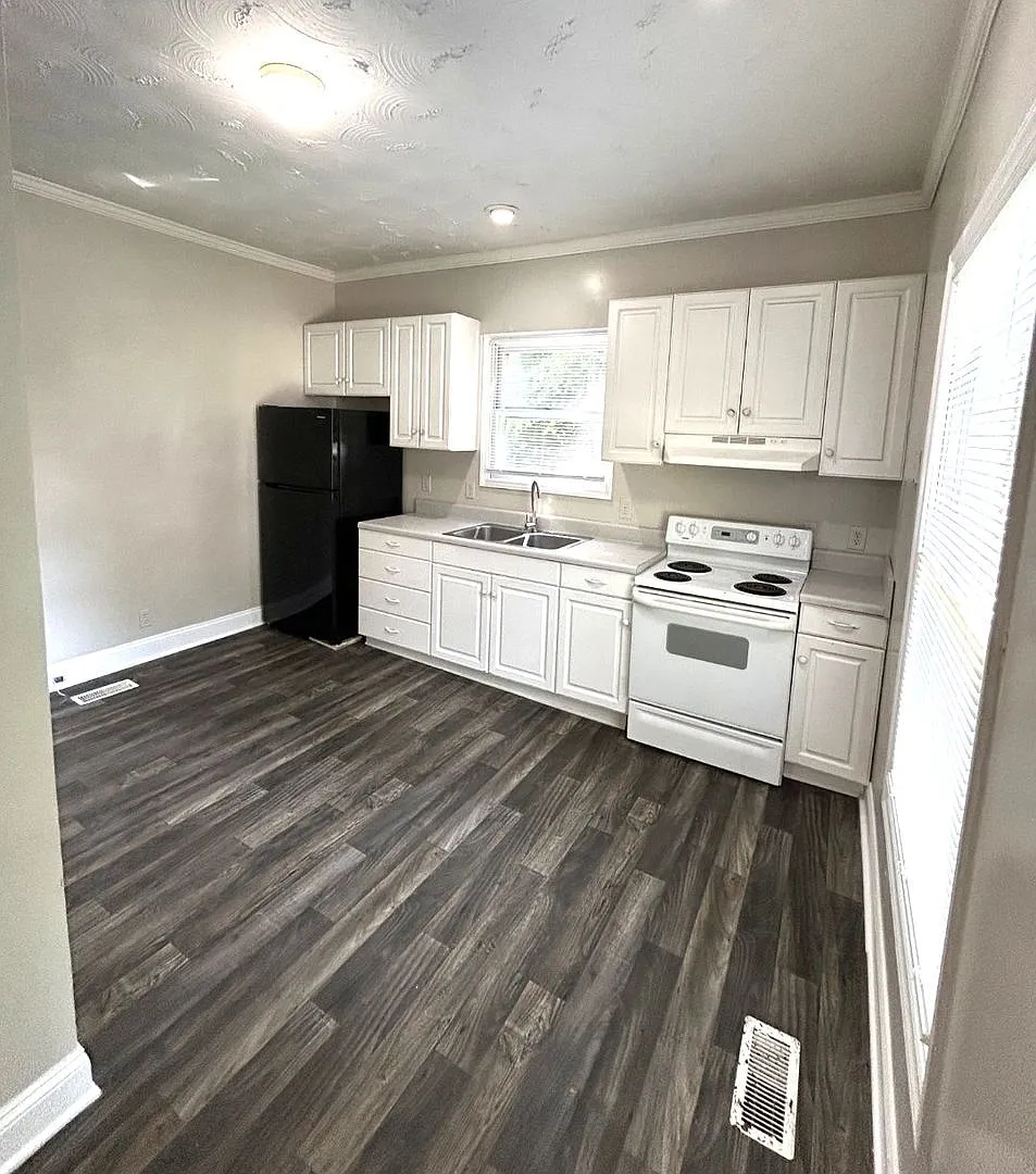 Cute Two Bedroom House in Cherryville for Rent! — Photo 2