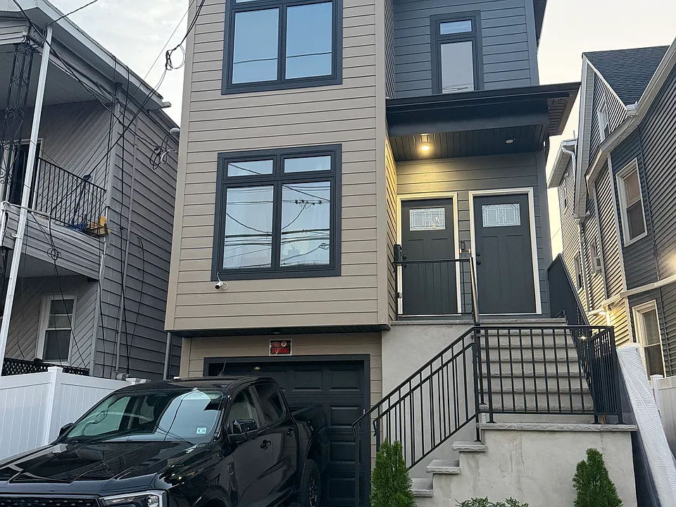 102-104 Rosa Parks Blvd #2