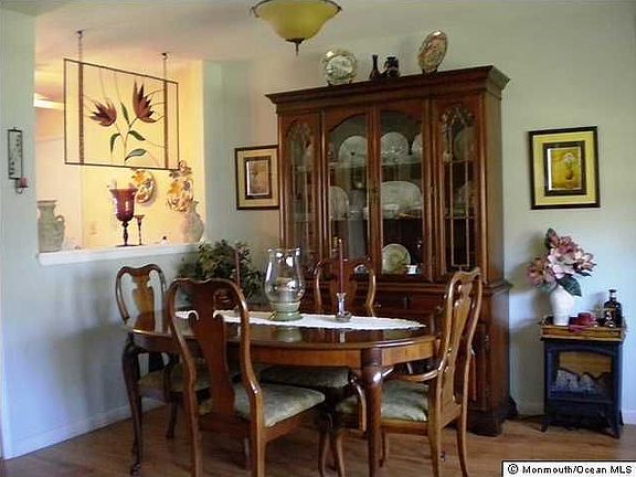 5th image of 1176A Clydebank Ct