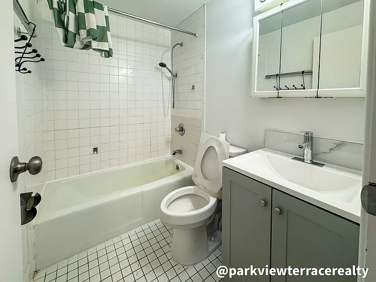 556 Dahill Rd #3F — Photo 6