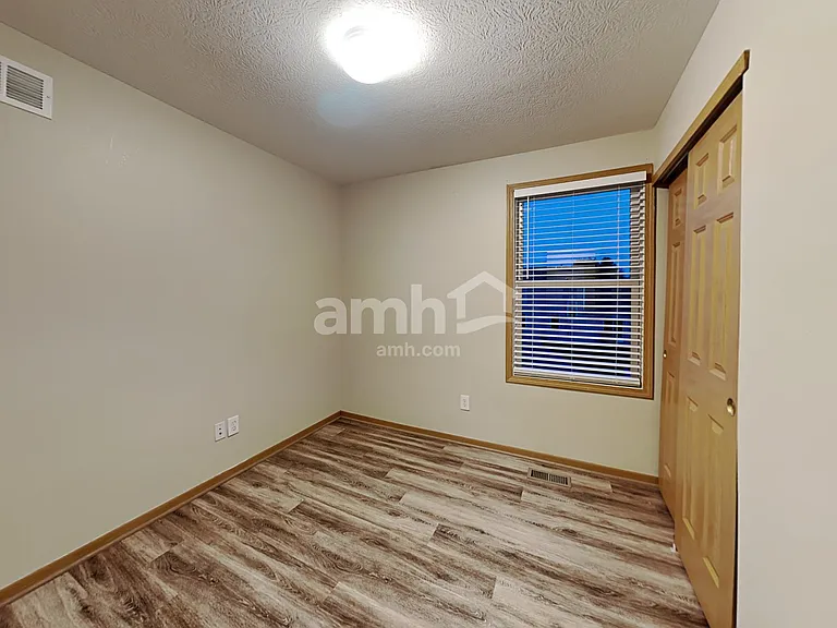 460 Lilyfield Ln — Photo 20