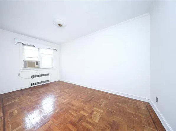 4715 Bedford Avenue image 13 of 35