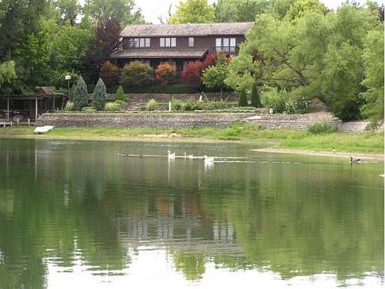 1st image of 15 Red Fox Ln