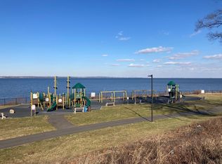 75 Bayview Dr, Laurence Harbor, NJ 08879