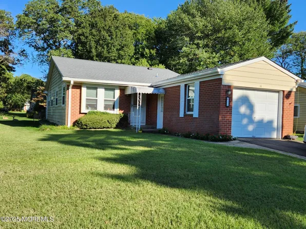 16 Hudson Parkway, Whiting, NJ 08759