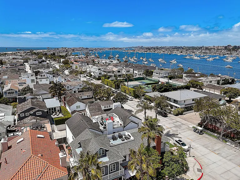2025 E Balboa Blvd — Photo 6