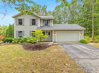 6540 Thimbleweed Ln NE, Rockford, MI 49341