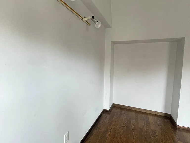 46 Warren St #D — Photo 12