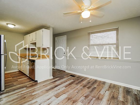 4th image of 2422 Barstone Ct