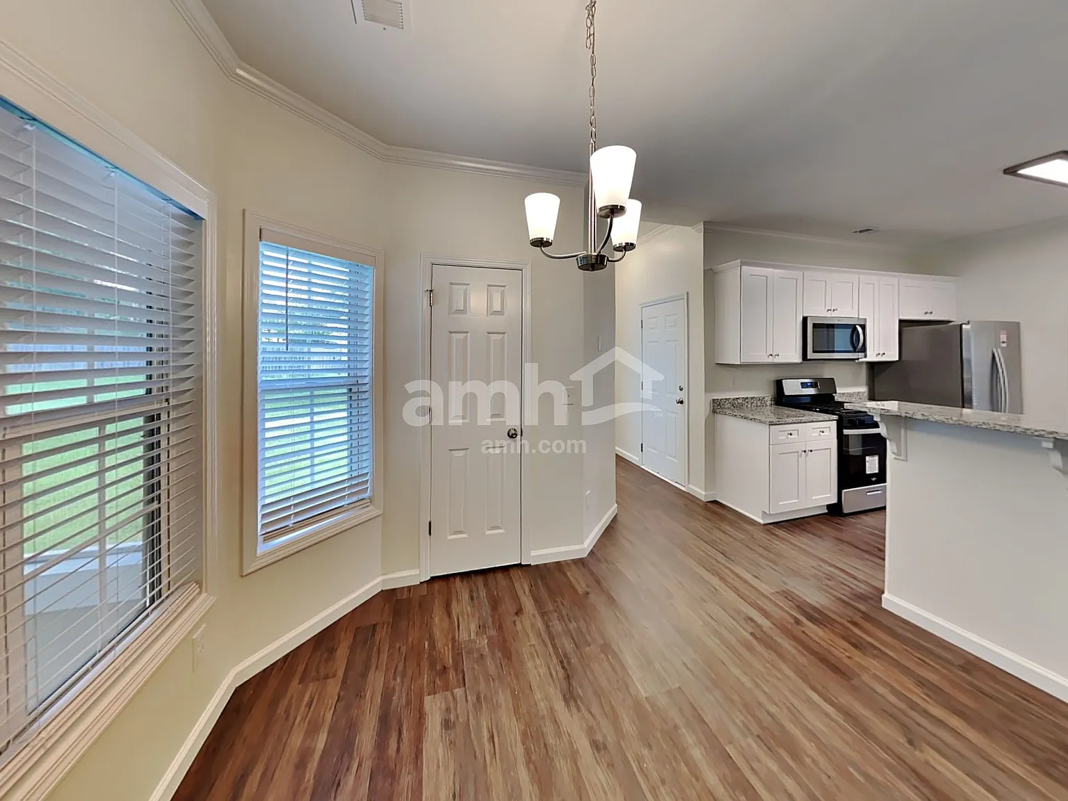 4 bed, 2.5 bath, 2226 sqft, $2,465 — Photo 4