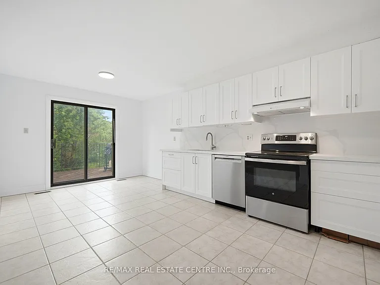 4676 Owl Cir — Photo 16