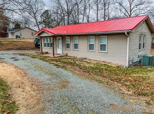 196 Oakdale Rd, Camden, TN 38320