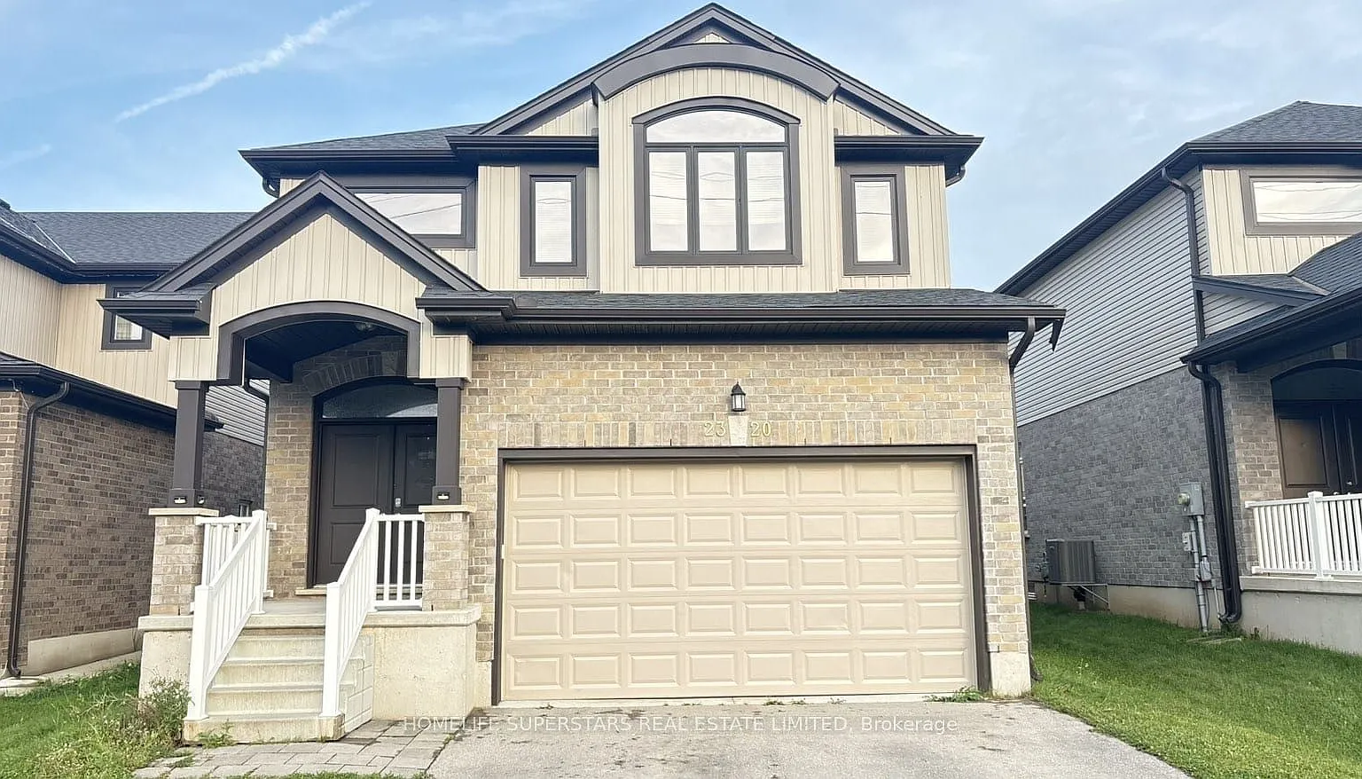 4 bed, $2,900 — Photo 1