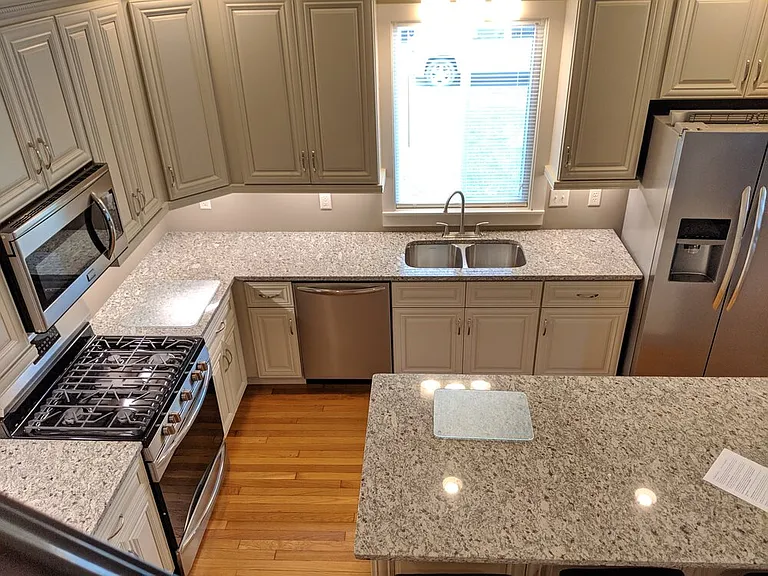 23-25 Maple Ave #2 — Photo 6