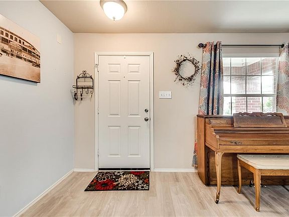 2nd image of 1660 Lionheart Dr