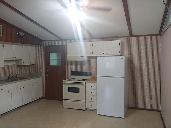 5th image of 1569 Coombs Dr