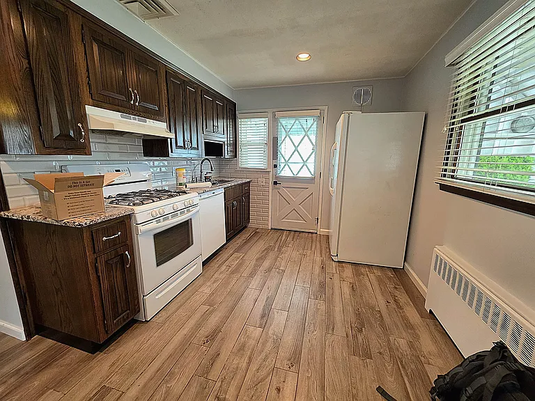 35 Julian St — Photo 2