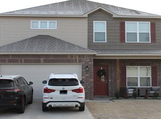 1175 E Sparrow Cir, Fayetteville, AR 72701