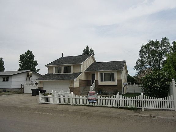 3rd image of 1545 E Teton Blvd