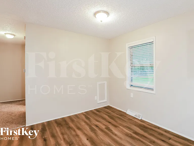 5620 N Potter Ave — Photo 6