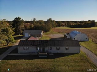 1868 Ferrydale Rd, Odin, IL 62870
