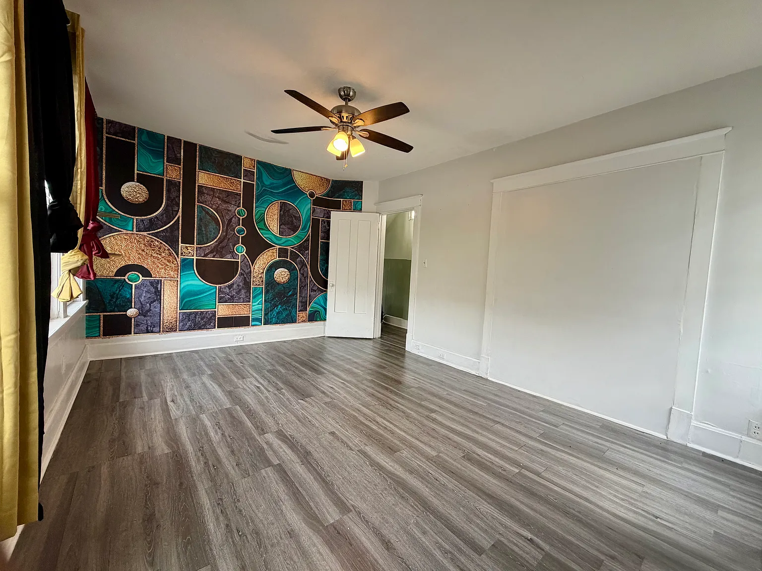 3722 Beekman St — Photo 3