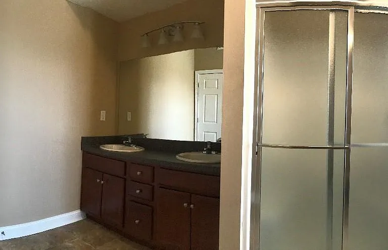 401 Pleasant Meadow Blvd — Photo 6